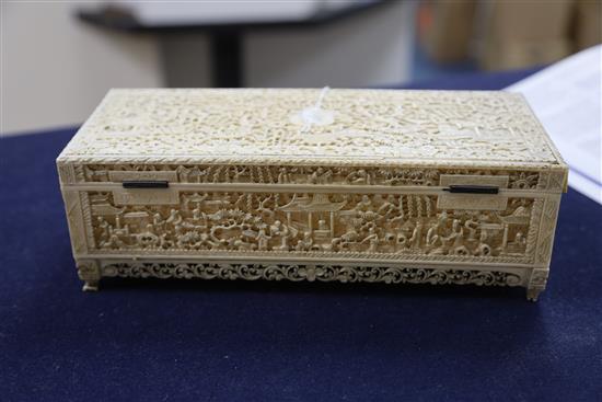 A Chinese export ivory casket, 19th century, L. 24.5cm, clasp lacking